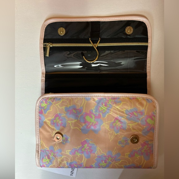 Nine West Travel Organizer - Picture 4 of 6